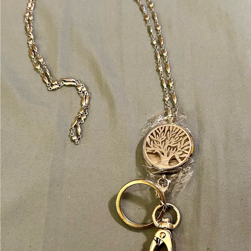 Brand new Sam & Lori Aromatherapy Necklace
